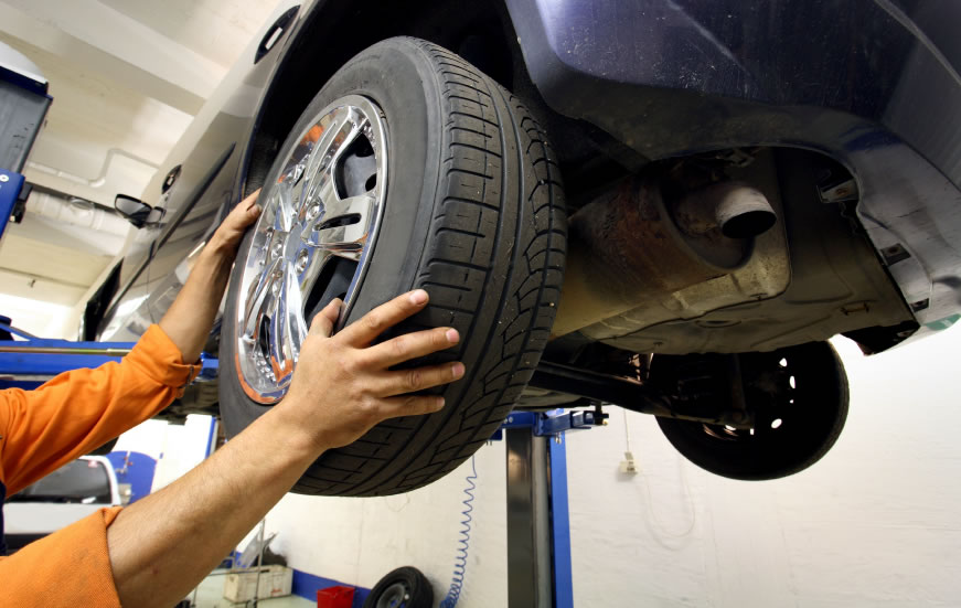 Assistenza meccanica, revisioni e servizio gomme in sede